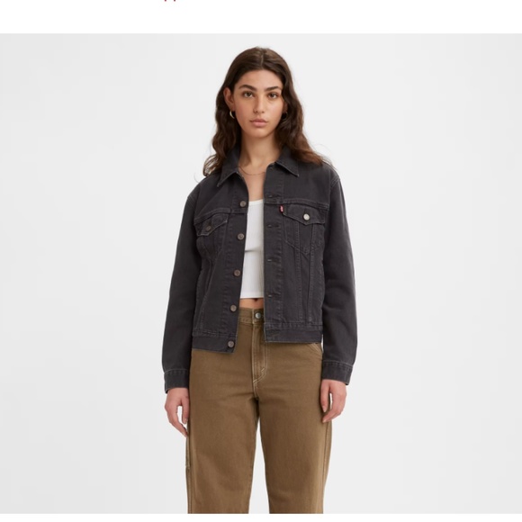 Levi's Jackets & Blazers - NWT LEVI’S EX-BOYFRIEND TRUCKER JACKET